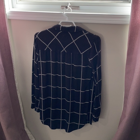 XSmall black/white tunic style button up shirt - Picture 2 of 3